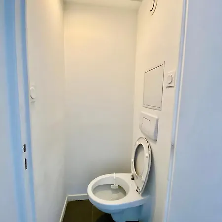 Magnifique T2 40m2 Lumineux, Moderne Et Rénové Avec Fibre *