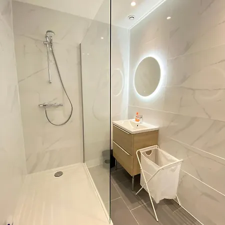 Magnifique T2 40m2 Lumineux, Moderne Et Renove Avec Fibre Apartment